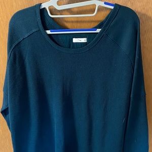 Aritizia TNA long sleeve T shirt - Large